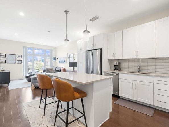 197 Washington St 307, Somerville MA 02143