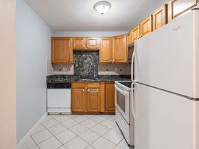 9 Weld St 14, Framingham MA 01702
