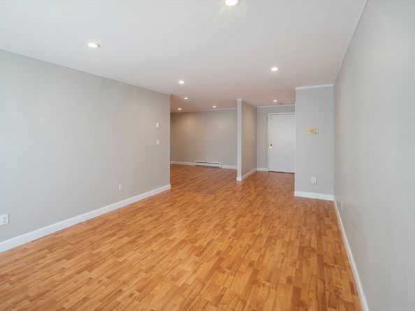 9 Weld St 14, Framingham MA 01702
