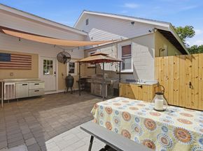 8 Maple Rd, Westford MA 01886