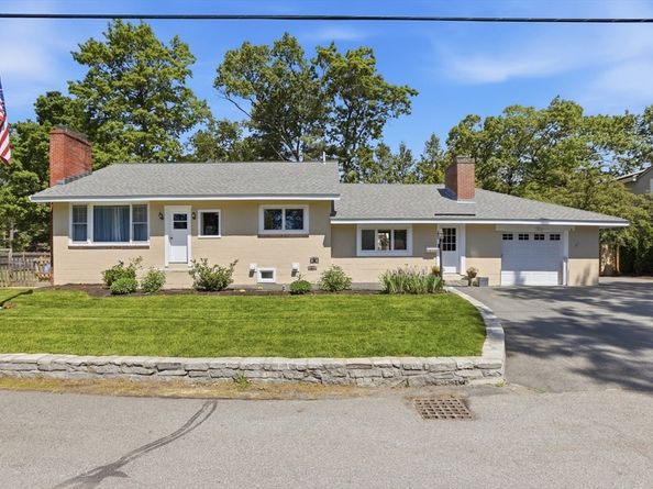 8 Maple Rd, Westford MA 01886
