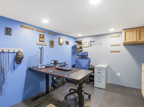 8 Maple Rd, Westford MA 01886