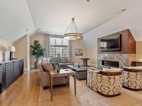 38 Crenshaw Ln 38, Andover MA 01810