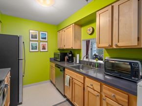 113 Sumner St 32, Boston MA 02128