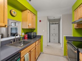 113 Sumner St 32, Boston MA 02128
