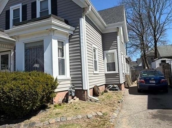 54 Clinton St, Brockton MA 02302