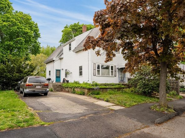 17 Sharon St, Medford MA 02155