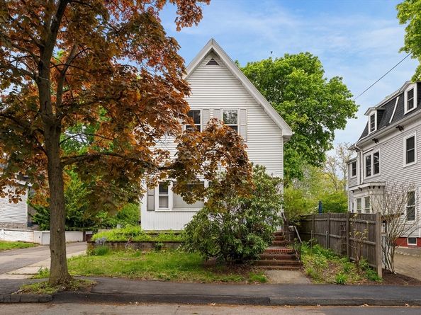 17 Sharon St, Medford MA 02155
