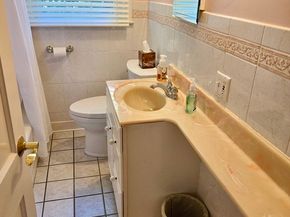 17 Cedar St, Southbridge MA 01550