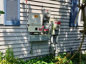 17 Cedar St, Southbridge MA 01550