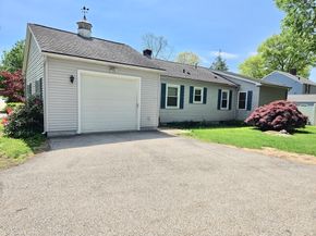 17 Cedar St, Southbridge MA 01550