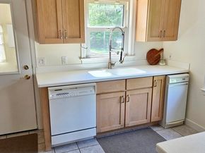 17 Cedar St, Southbridge MA 01550
