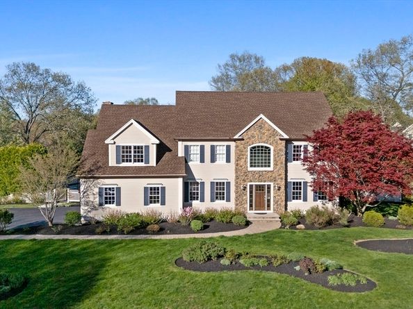 19 High Ridge Rd, Topsfield MA 01983