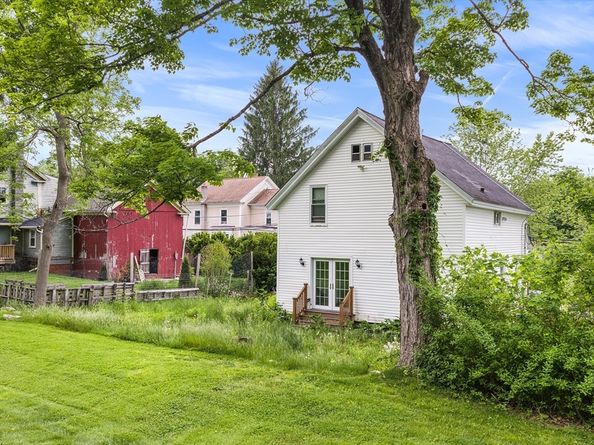 12 Green St, Brookfield MA 01506
