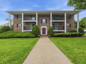 6 Walker Rd 4, North Andover MA 01845
