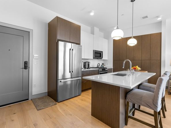 101 N Beacon St 303, Watertown MA 02472