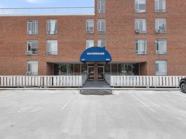 231 Coolidge Ave 409, Watertown MA 02472