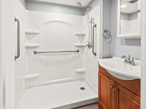 1202 Wachusett St, Holden MA 01522