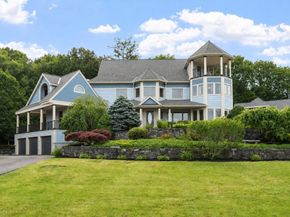 258 Hill St, Leominster MA 01453