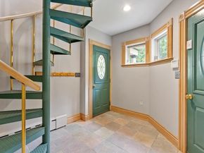 258 Hill St, Leominster MA 01453