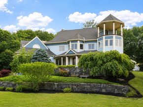 258 Hill St, Leominster MA 01453
