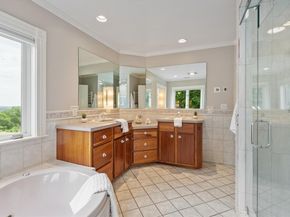 258 Hill St, Leominster MA 01453