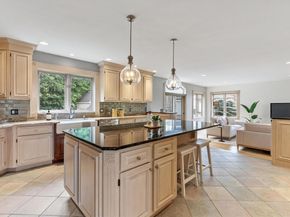 258 Hill St, Leominster MA 01453