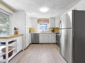 42 Hawthorn Ave, Needham MA 02492
