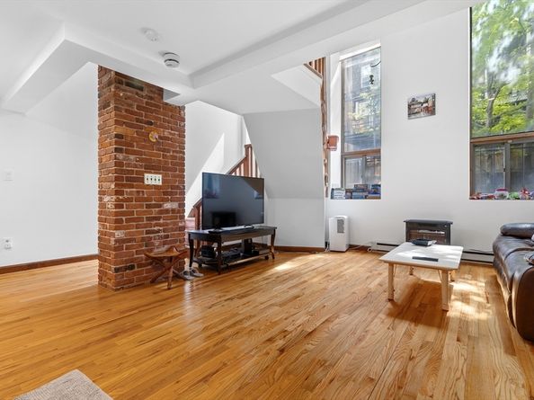 36 Hanson St, Boston MA 02118