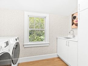39 Fairbanks Ave, Wellesley MA 02481