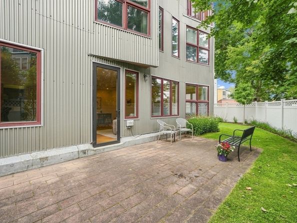 24 Bay State Rd 4, Cambridge MA 02138