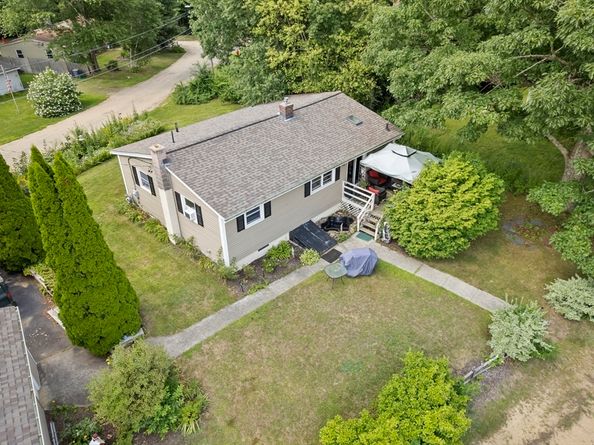 122 Paula Cir, East Brookfield MA 01515
