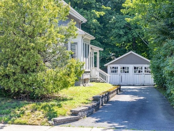 5 Washington St, Stoneham MA 02180