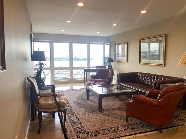 2001 Marina Drive 704, Quincy MA 02171