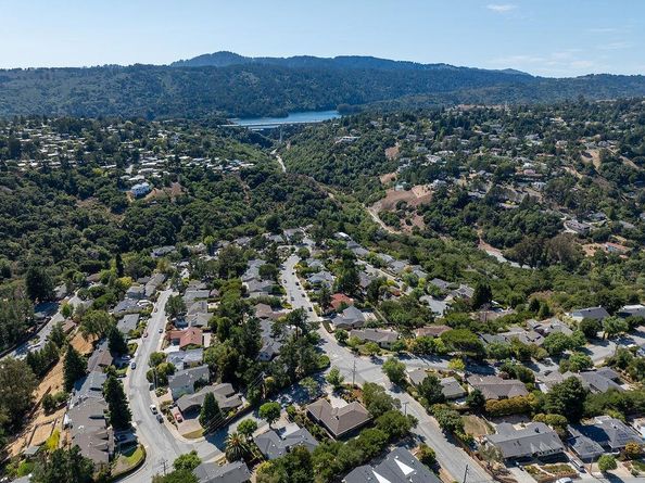 132 Lakeshore Drive, San Mateo CA 94402