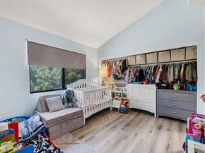 14293 Foothill Blvd 19, Sylmar (los Angeles) CA 91342