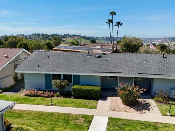 3685 Vista Campana 30, Oceanside CA 92057