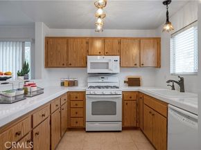 1008 S Harbor Heights Drive B, Harbor City (los Angeles) CA 90710