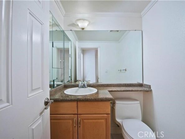 5711 Owensmouth Avenue 117, Woodland Hills (los Angeles) CA 91367