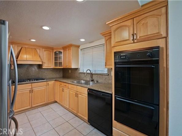 5711 Owensmouth Avenue 117, Woodland Hills (los Angeles) CA 91367