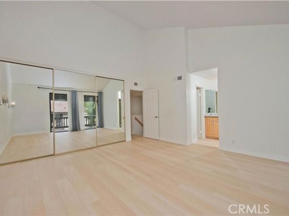 5711 Owensmouth Avenue 117, Woodland Hills (los Angeles) CA 91367