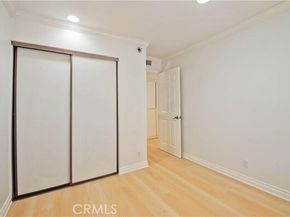 5711 Owensmouth Avenue 117, Woodland Hills (los Angeles) CA 91367