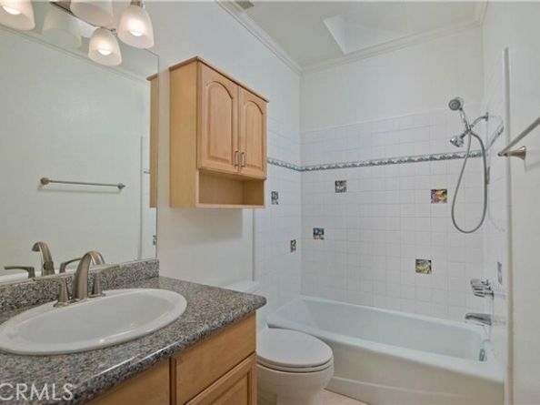 5711 Owensmouth Avenue 117, Woodland Hills (los Angeles) CA 91367