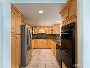 5711 Owensmouth Avenue 117, Woodland Hills (los Angeles) CA 91367