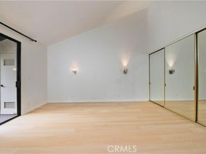 5711 Owensmouth Avenue 117, Woodland Hills (los Angeles) CA 91367