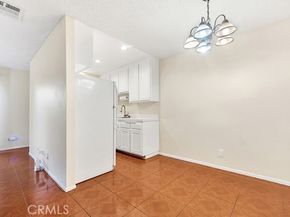15044 Nordhoff 1, North Hills (los Angeles) CA 91343