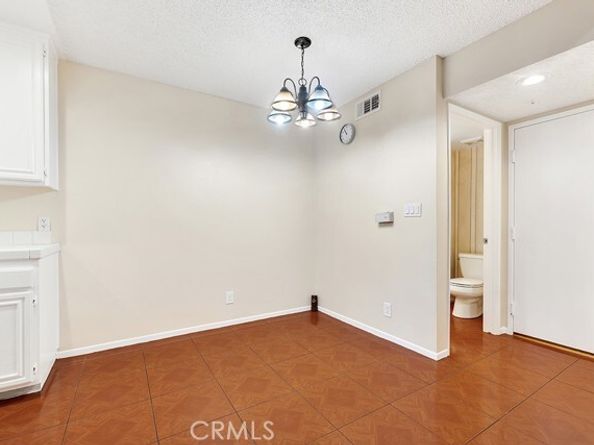 15044 Nordhoff 1, North Hills (los Angeles) CA 91343