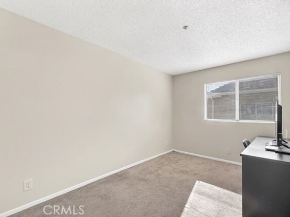 15044 Nordhoff 1, North Hills (los Angeles) CA 91343