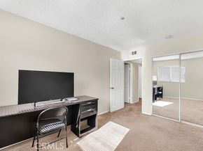 15044 Nordhoff 1, North Hills (los Angeles) CA 91343