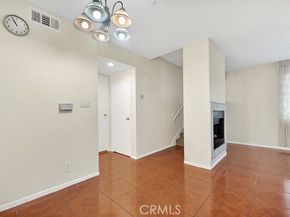 15044 Nordhoff 1, North Hills (los Angeles) CA 91343